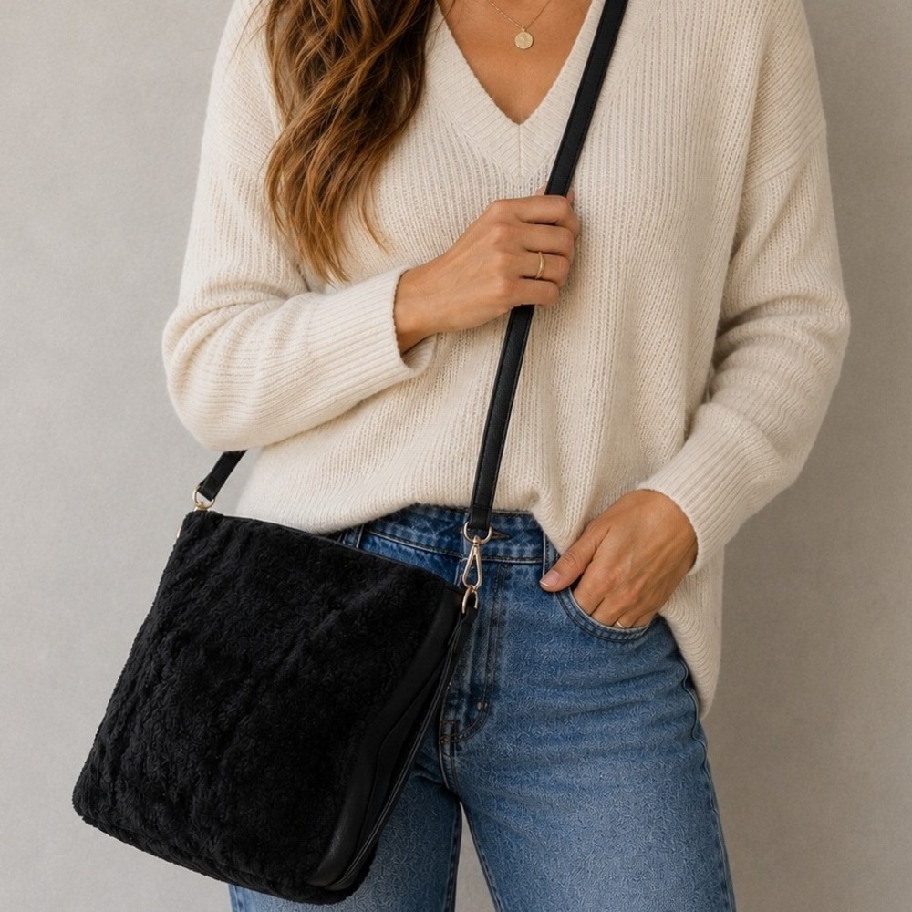 Lisa Conte' Real Shearling and Leather Italian Bag